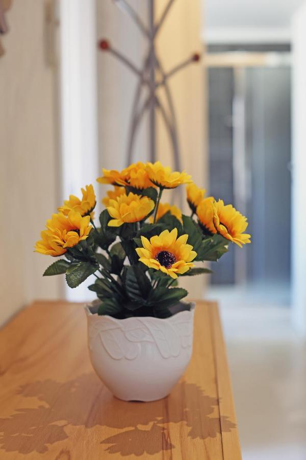 Flower Apartments Bardolino Dış mekan fotoğraf